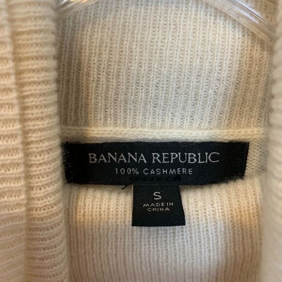 Banana Republic 100% Cashmere Cream Turtleneck Sweater Women’s Small Soft Luxe - Picture 3 of 7